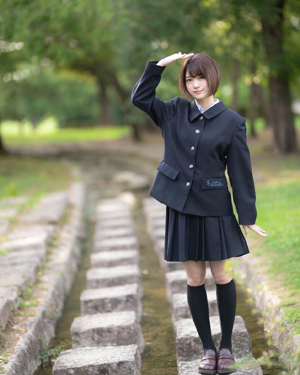 短髮日本妹子-冬季制服.jpg