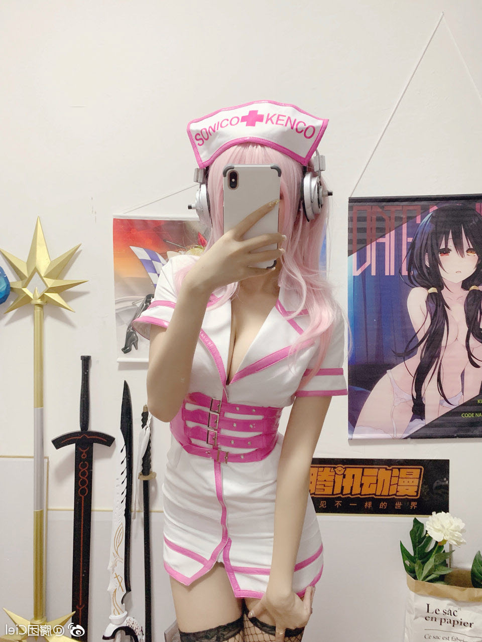 Super- Sonico-Nurse-Cosplay-Pink-005.jpg