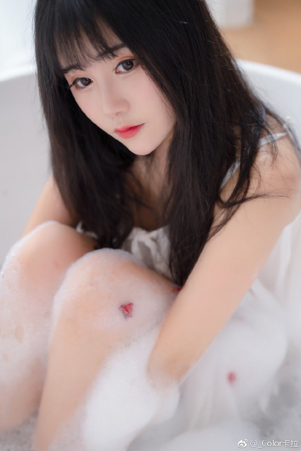 bathtub-girl-2019.jpg