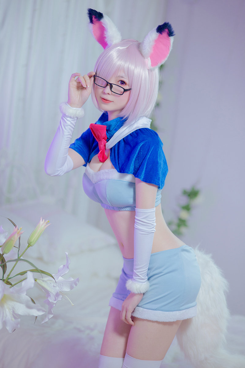 FGO-Mash-Kyrielight- Cosplay-8.jpg