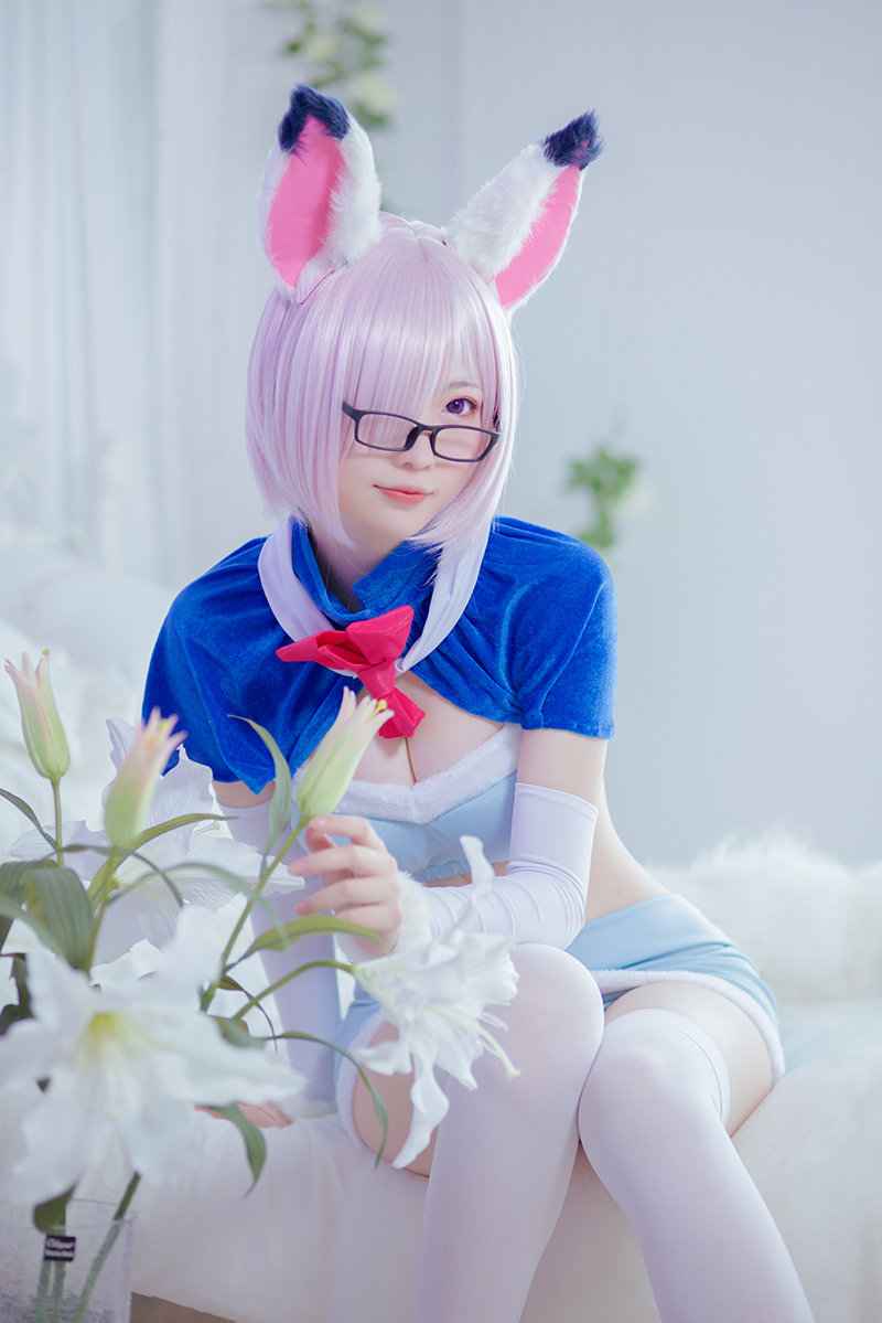 FGO-Mash-Kyrielight- Cosplay-2.jpg