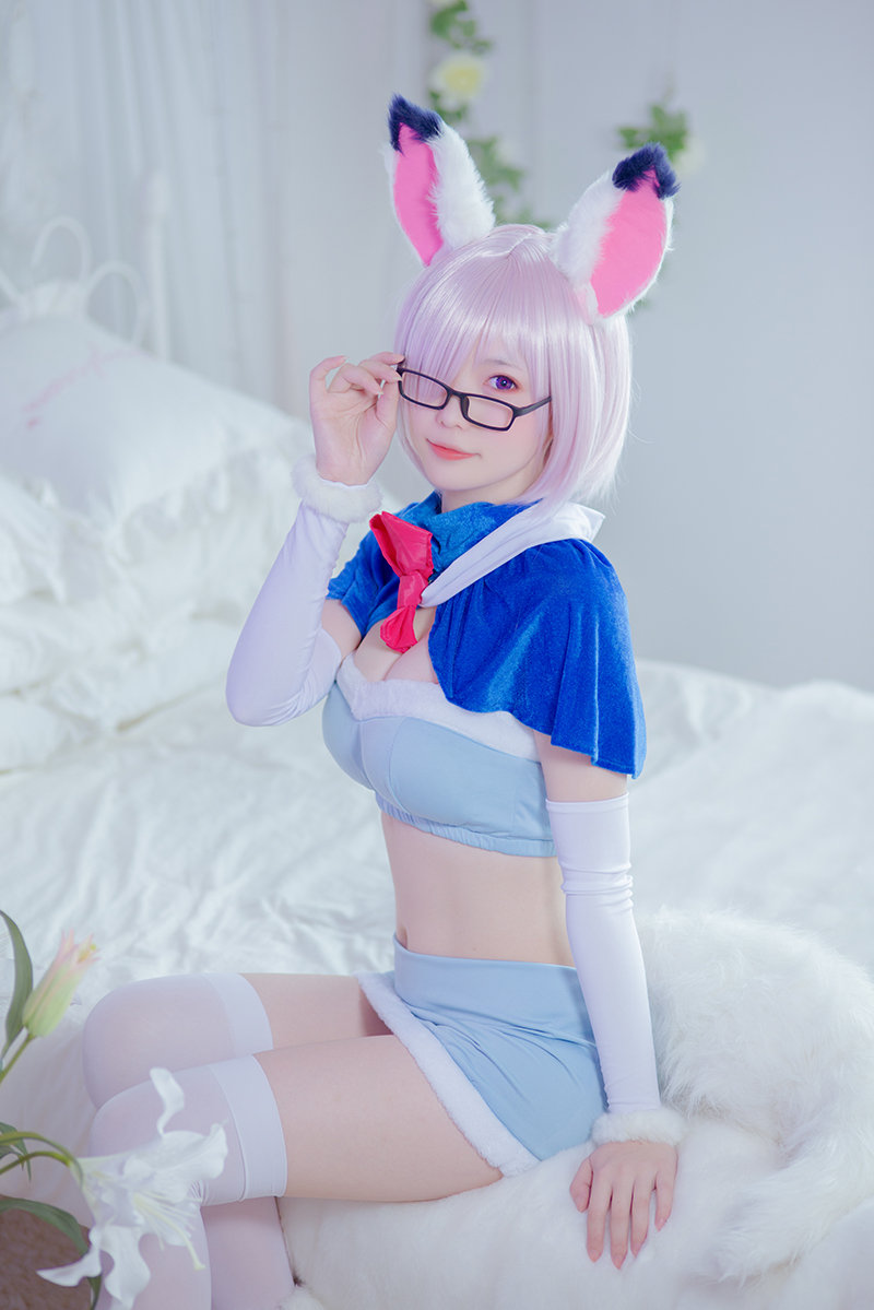 FGO-Mash-Kyrielight- Cosplay-3.jpg