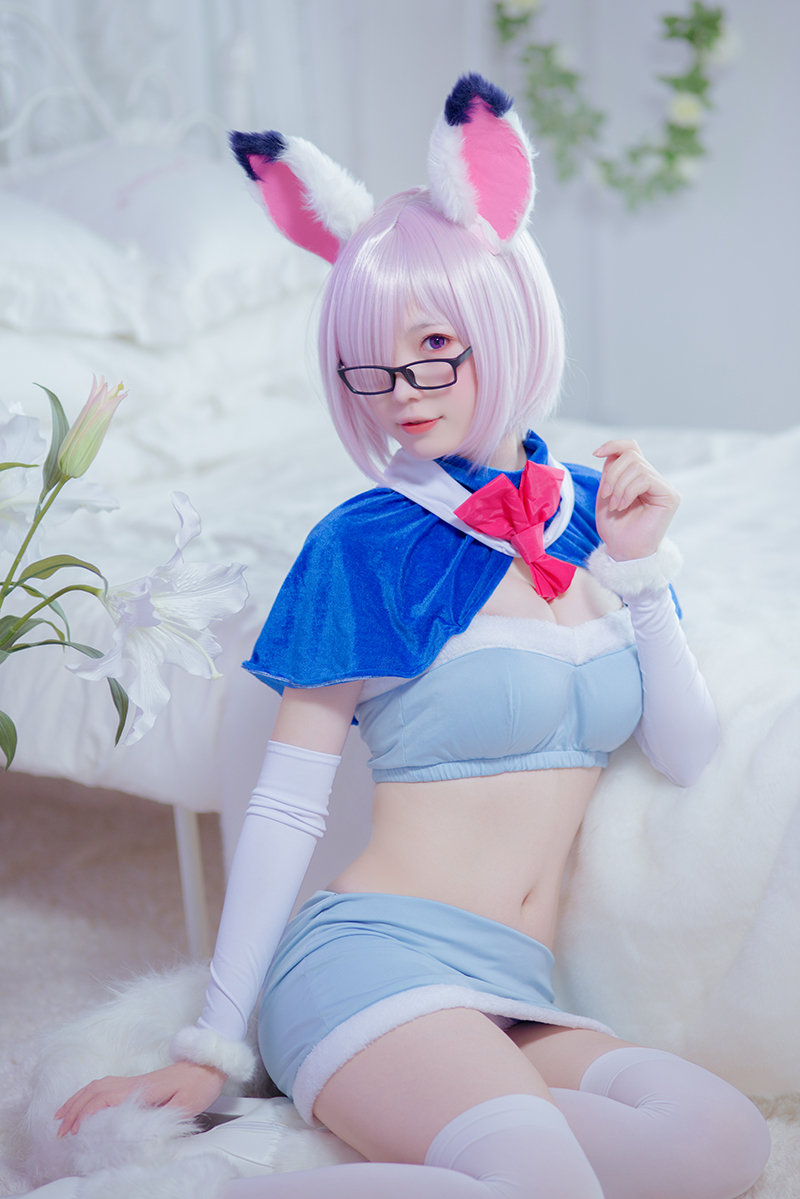 FGO-Mash-Kyrielight- Cosplay-4.jpg