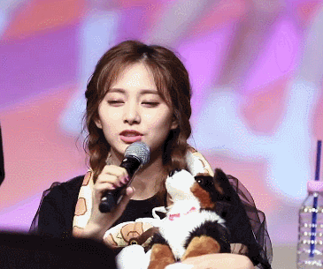 tzuyu-singing-strawberry-2019.gif