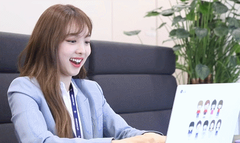 Nayeon-visit-some-special-site.gif