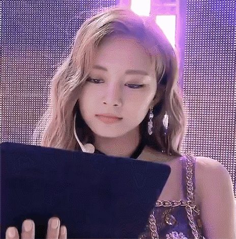 Tzuyu-is-reviewing-their-stage-performance-plan(MBC-2019-12-31).gif