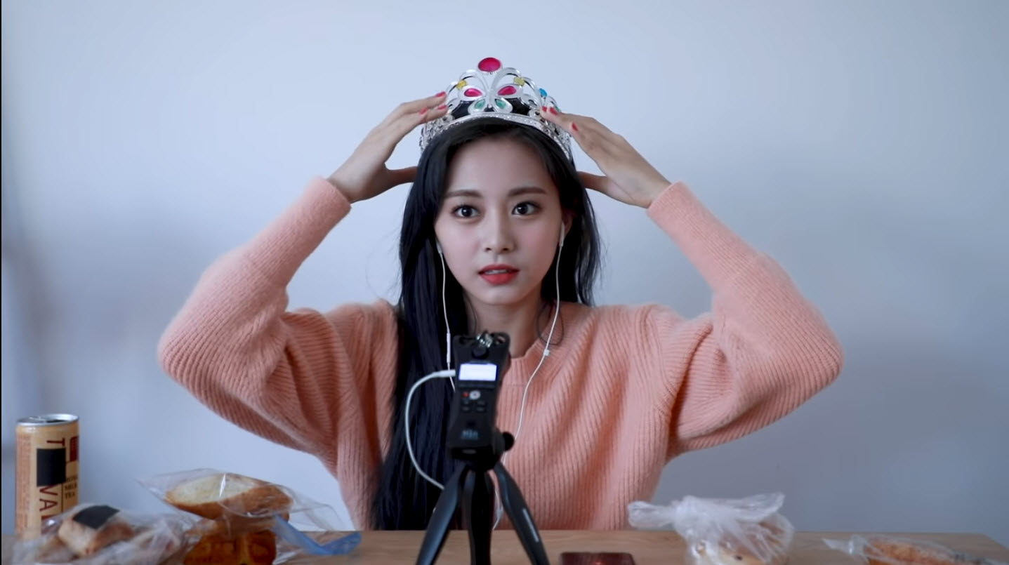 Queen-Crown-tzuyu-B.jpg