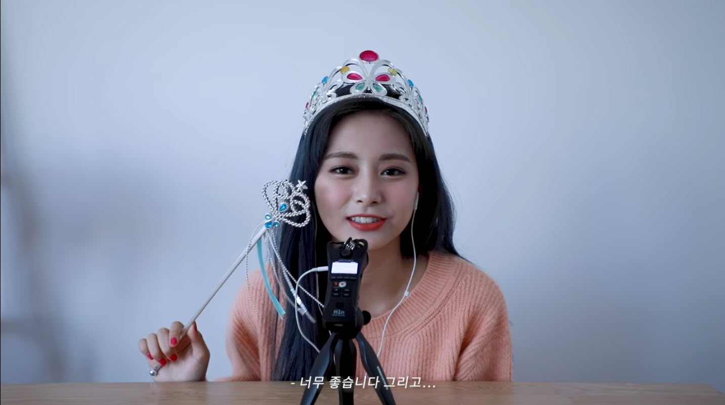 Queen-Crown-tzuyu-A.jpg