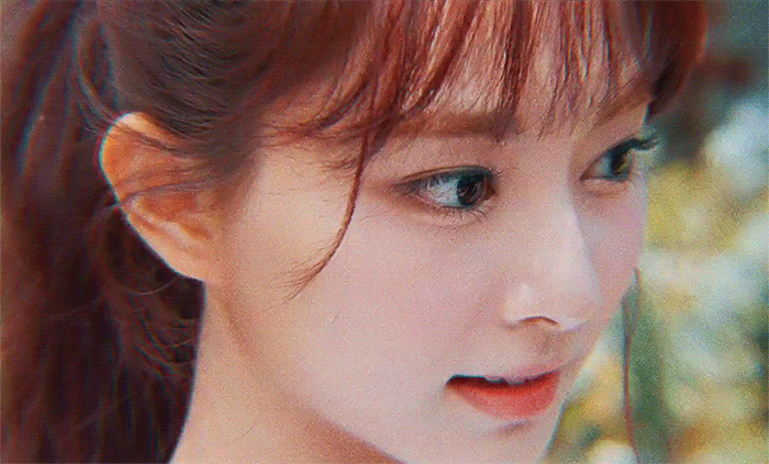 ponytail-tzuyu-more-and-more-teaser-2020-05-15.gif