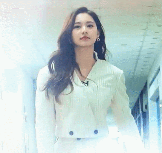 tzuyu-female-CEO-2021-03-26-Tdoong-Entertainment.gif