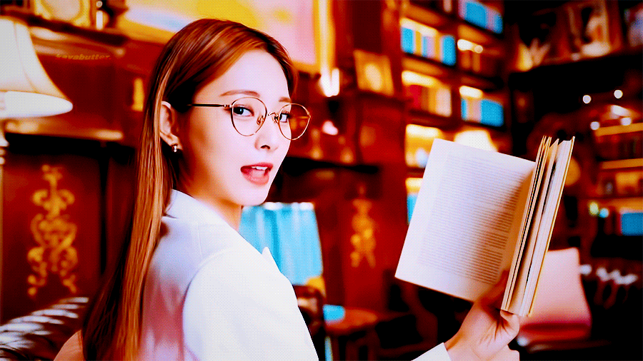 glasses-girl-in-a-library.gif