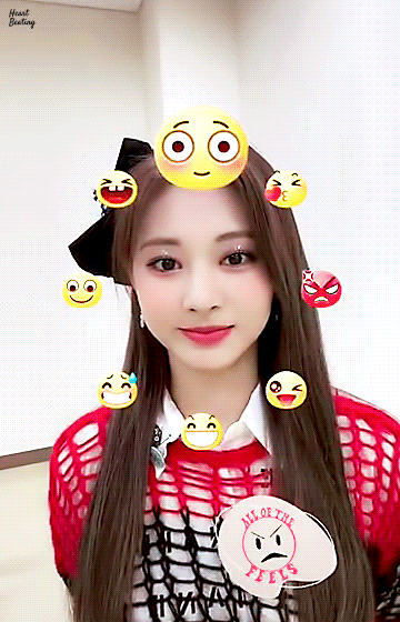 Tzuyu-Emoji-shy-shy-shy-with-big-round-eyes-2021-09-13.gif