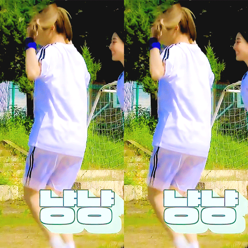 Jump-Ripe-and-Hold-Double-PonyTail-Tzuyu-2021-Q3-ttt.gif