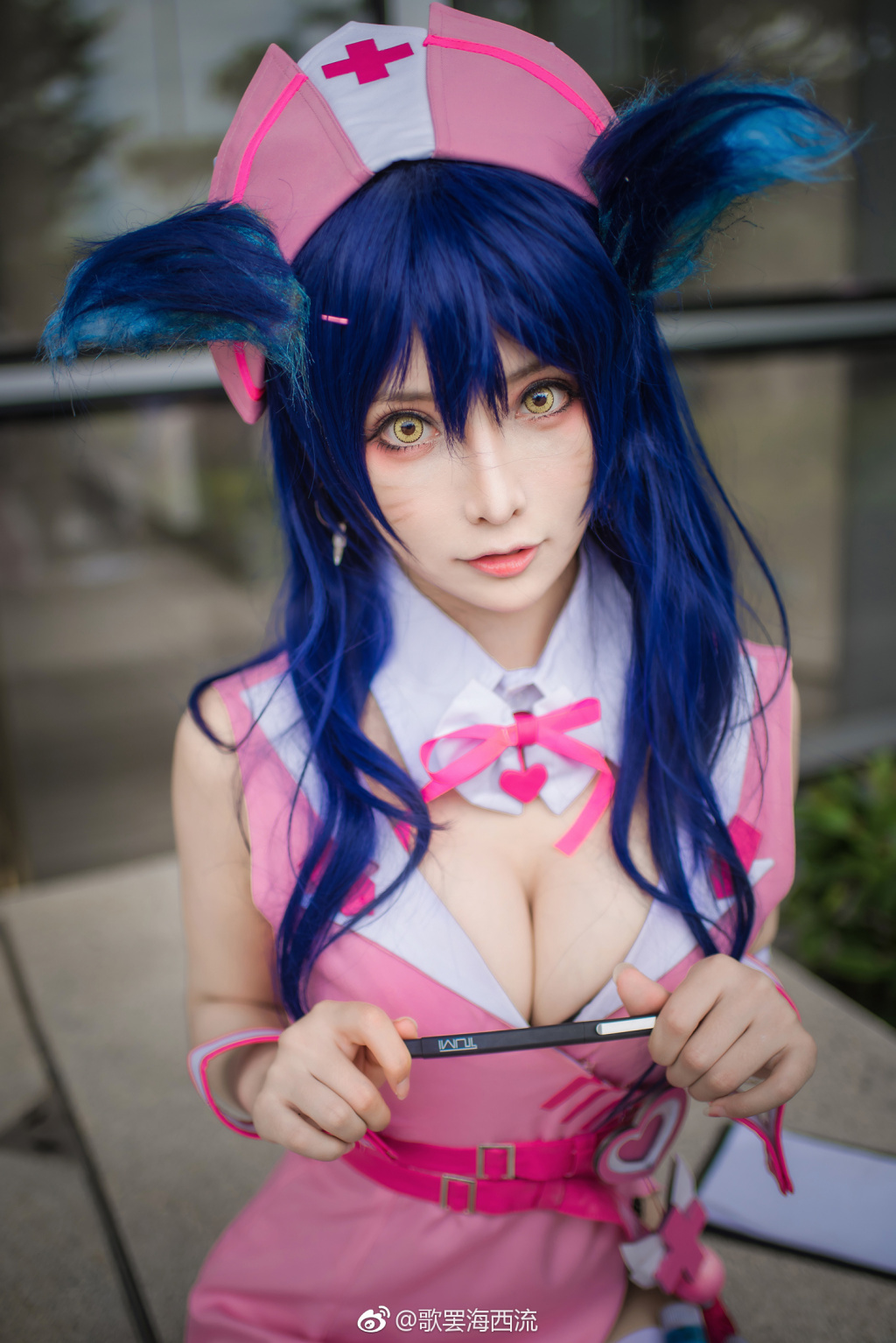 LOL-Ahri-Cosplay-Pink-Nurse-Costume-5.jpg