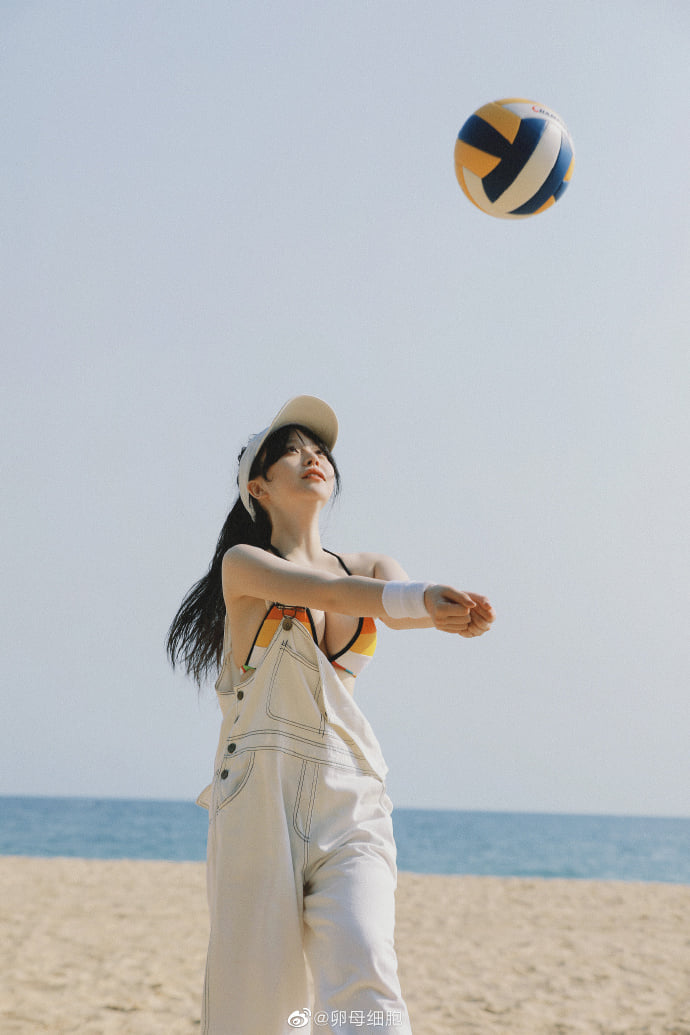 beach-volleyball-girl-1.jpg