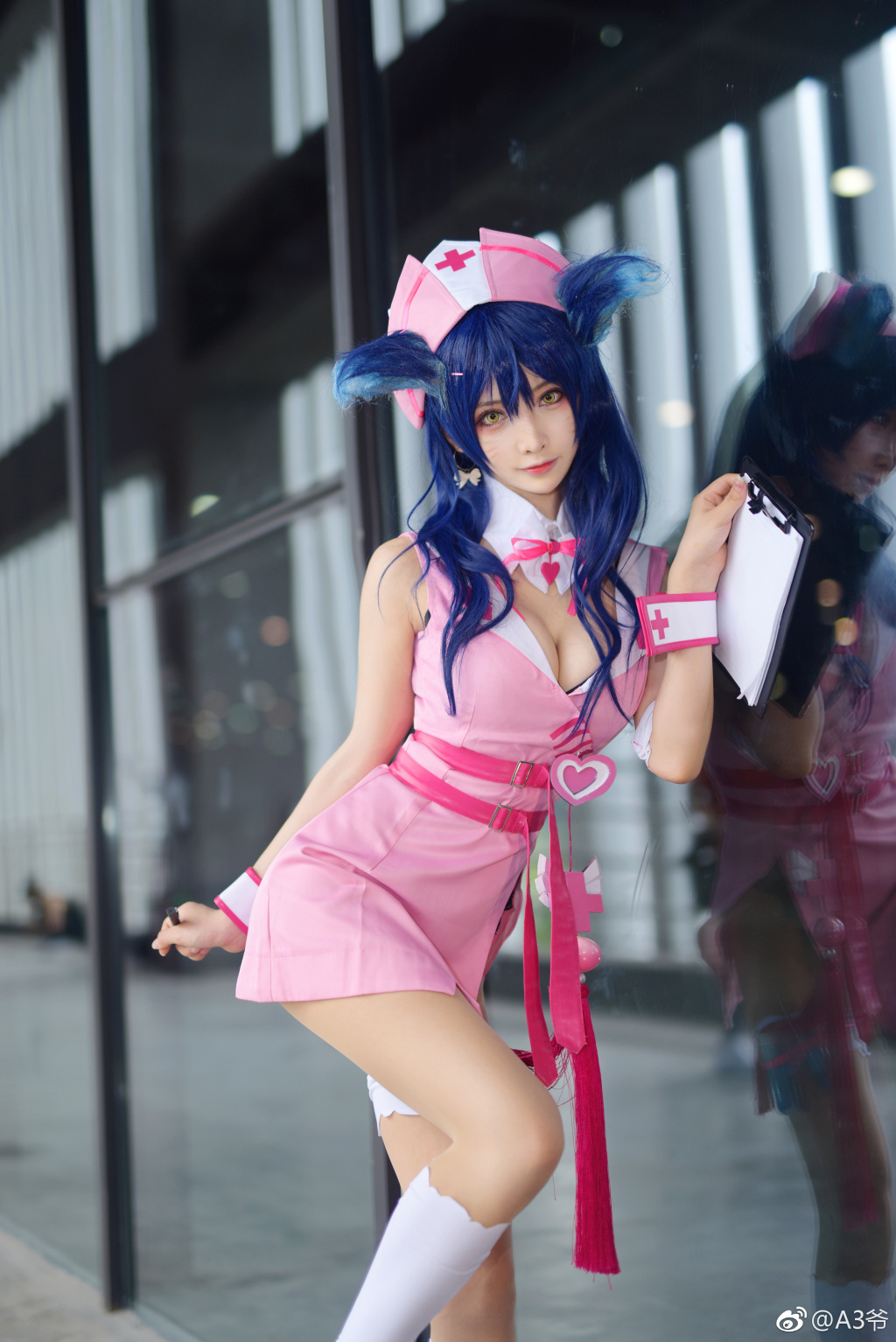 LOL-Ahri-Cosplay-Pink-Nurse-Costume-12.jpg