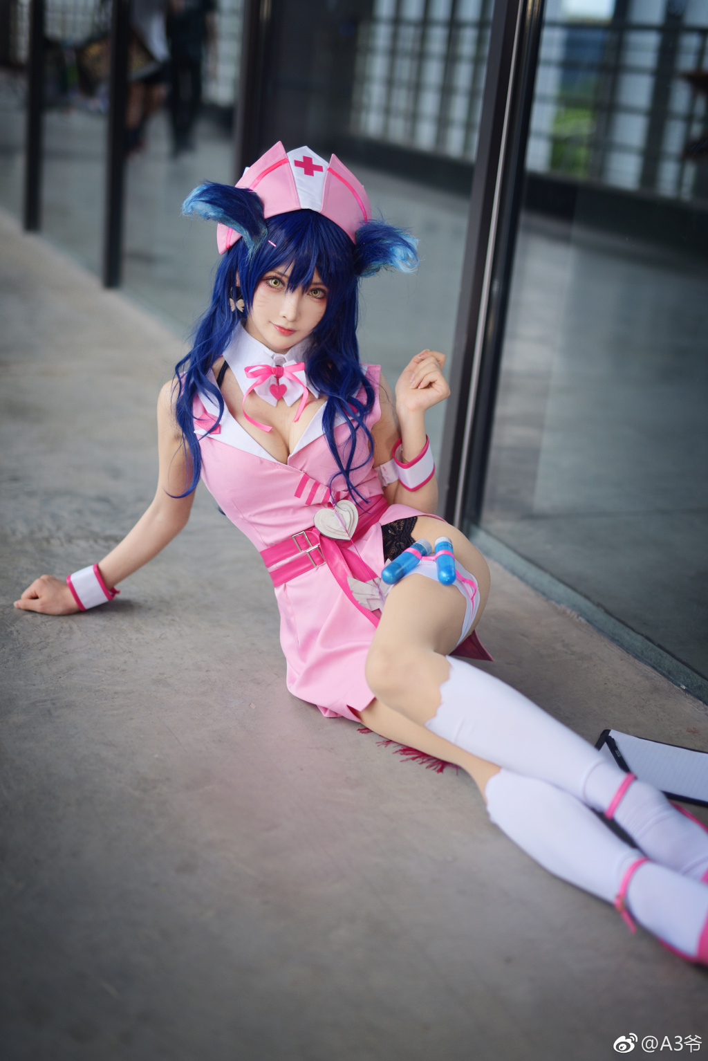 LOL-Ahri-Cosplay-Pink-Nurse-Costume-16.jpg