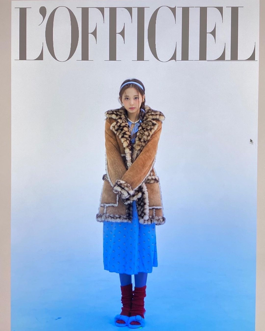 (Winter-Coat-1)  L'Officiel pictorial cover 2021-10-25.jpg