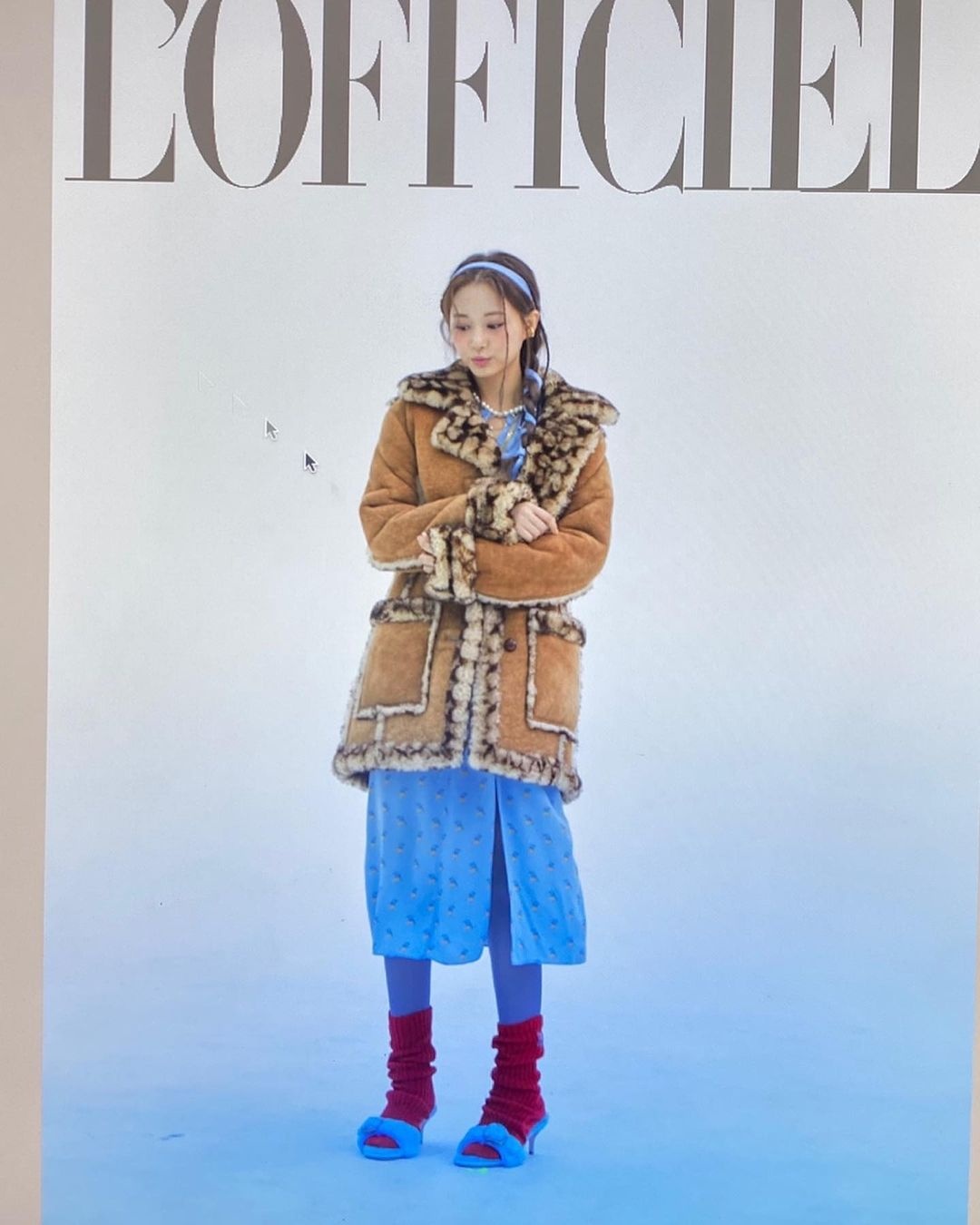 (Winter-Coat-2)  L'Officiel pictorial cover 2021-10-25.jpg