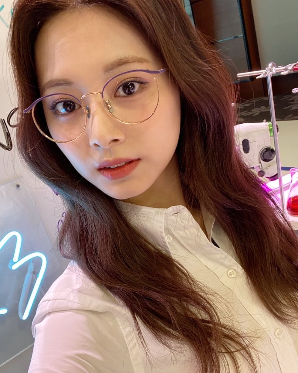 Thom Browne Suit Tzuyu (Glasses-Girl).jpg