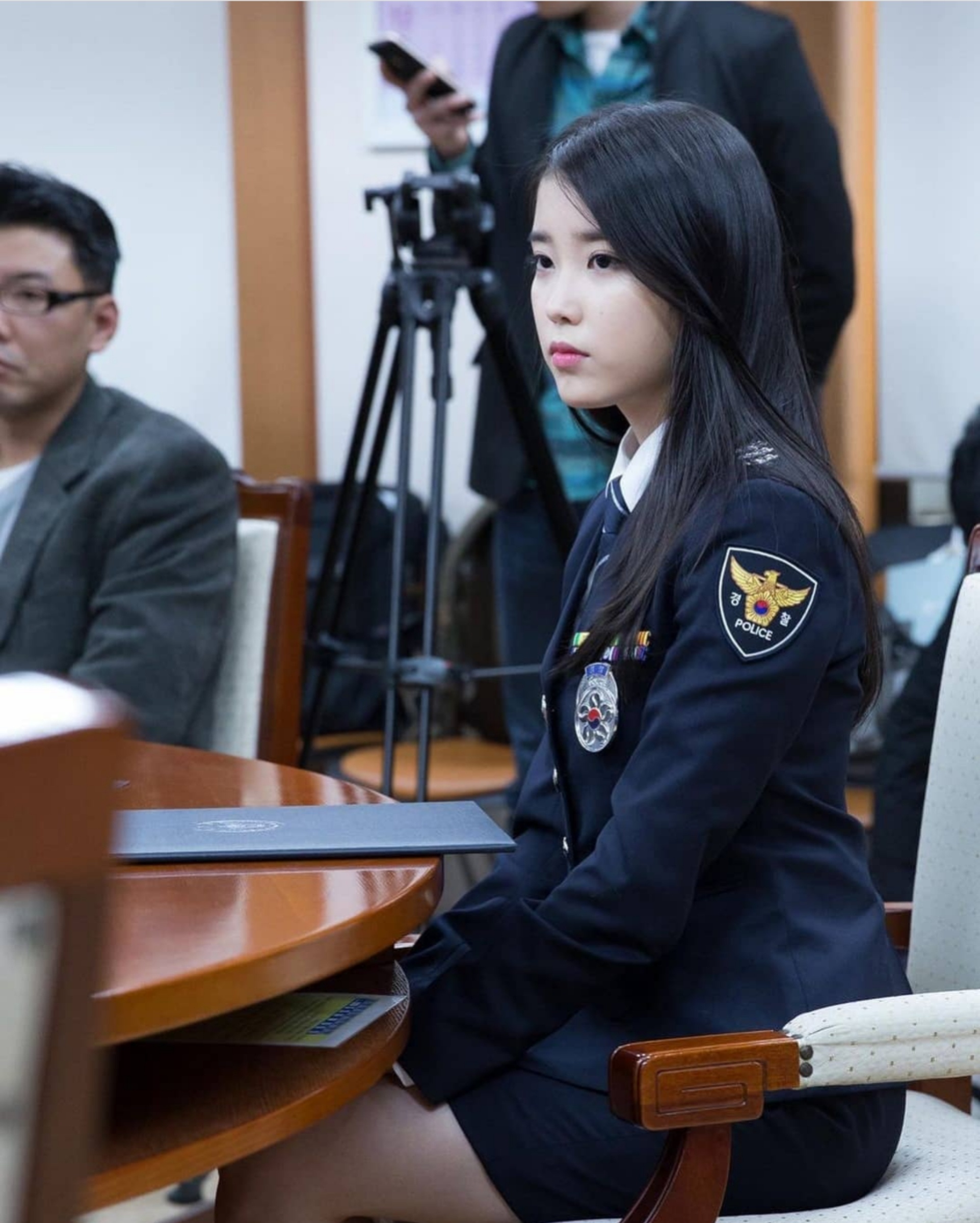 IU as Police Girl  prm9dmI.jpg