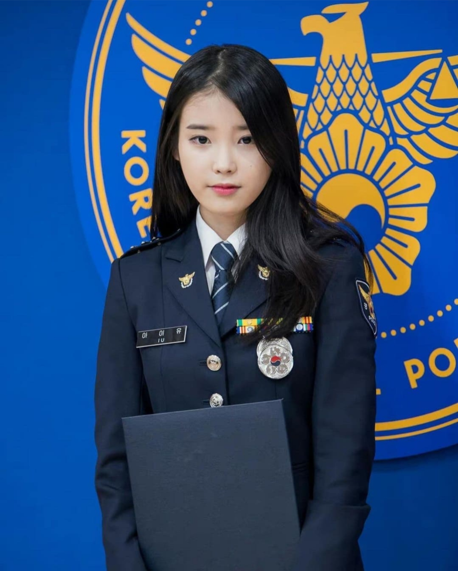 IU as Police Girl  lrP8JGG.jpg