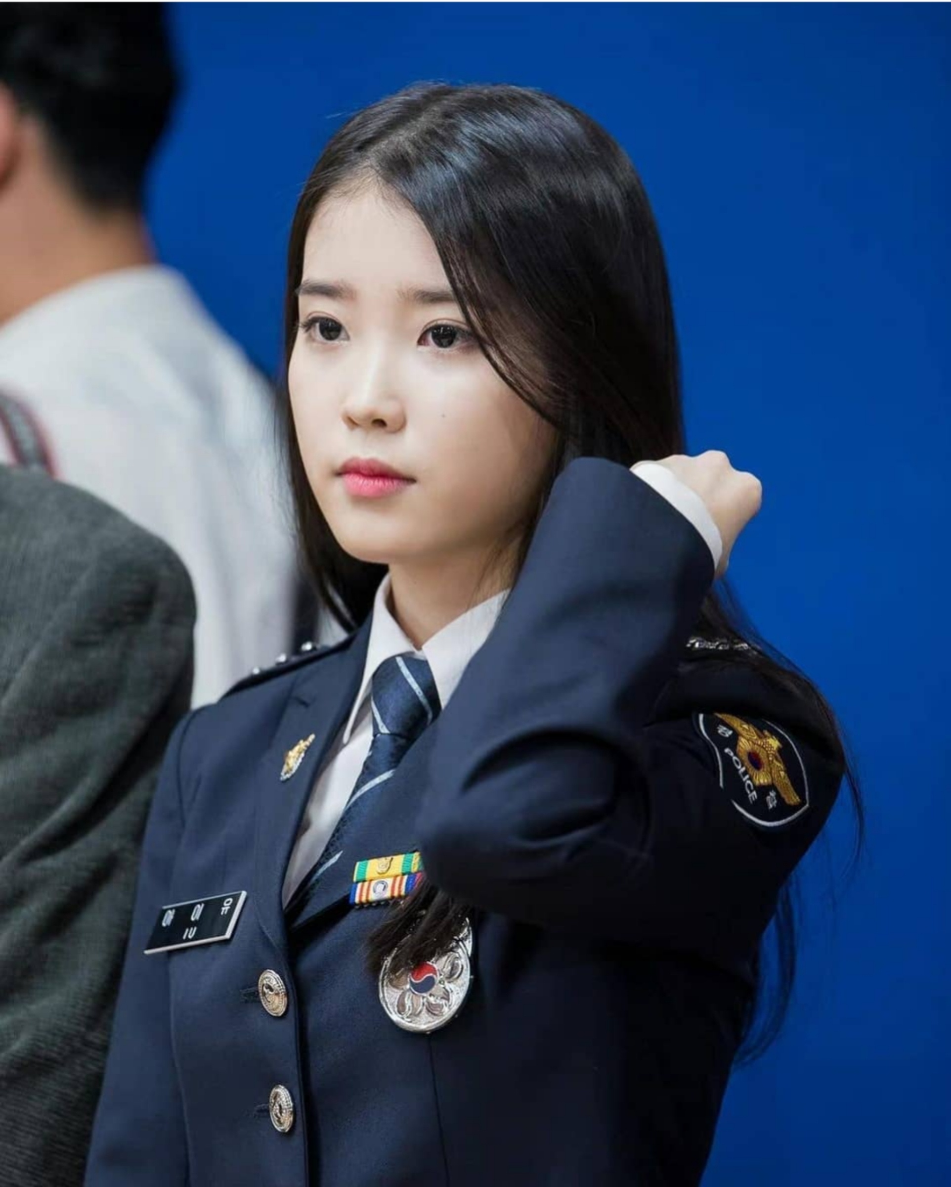 IU as Police Girl  5zRRbC6.jpg