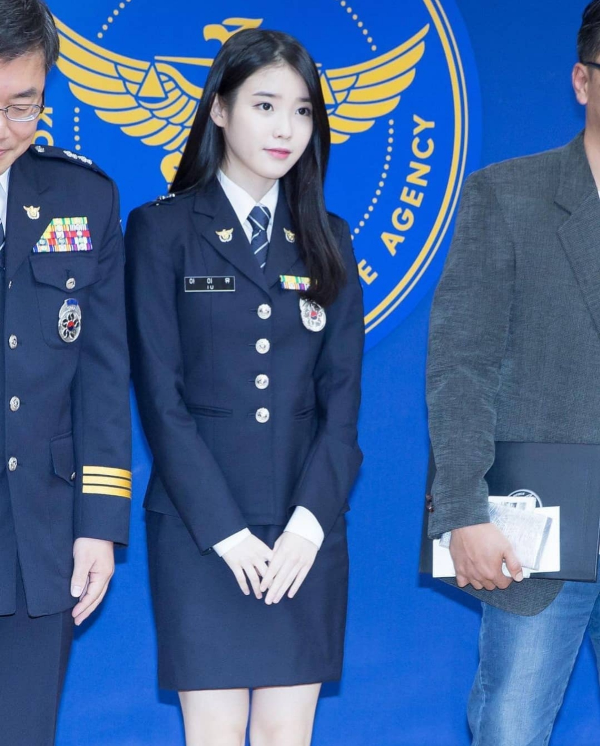 IU as Police Girl  2NrQEDz.jpg