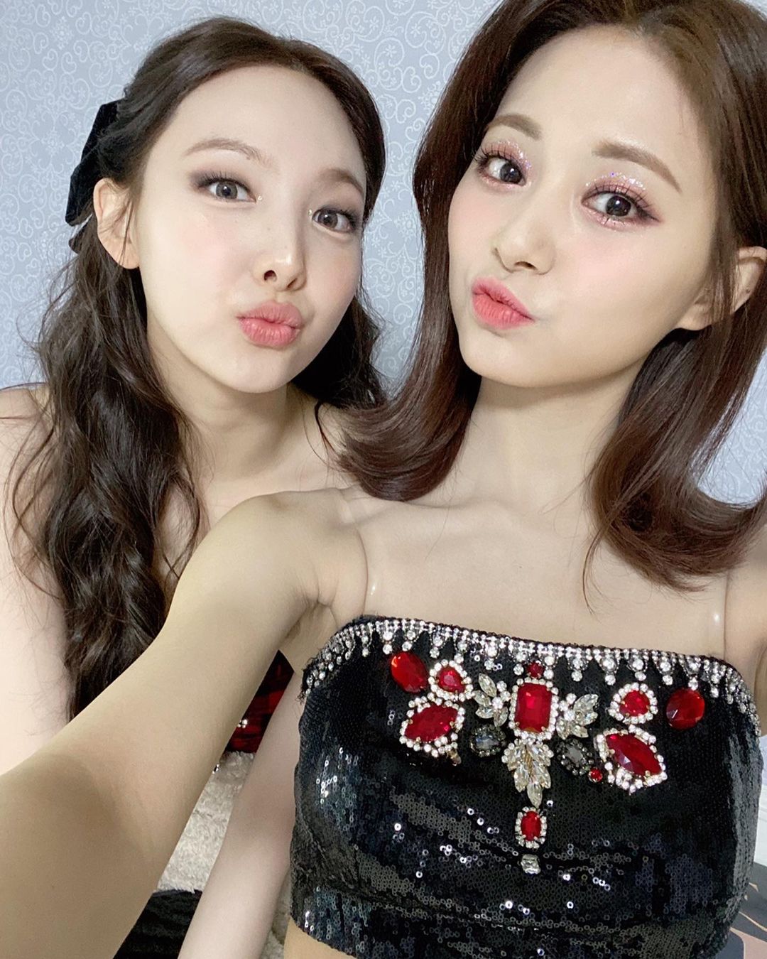 NaTzu - Tzuyu and Nayeon - Twice 4th World Tour 2021-12-26.jpg