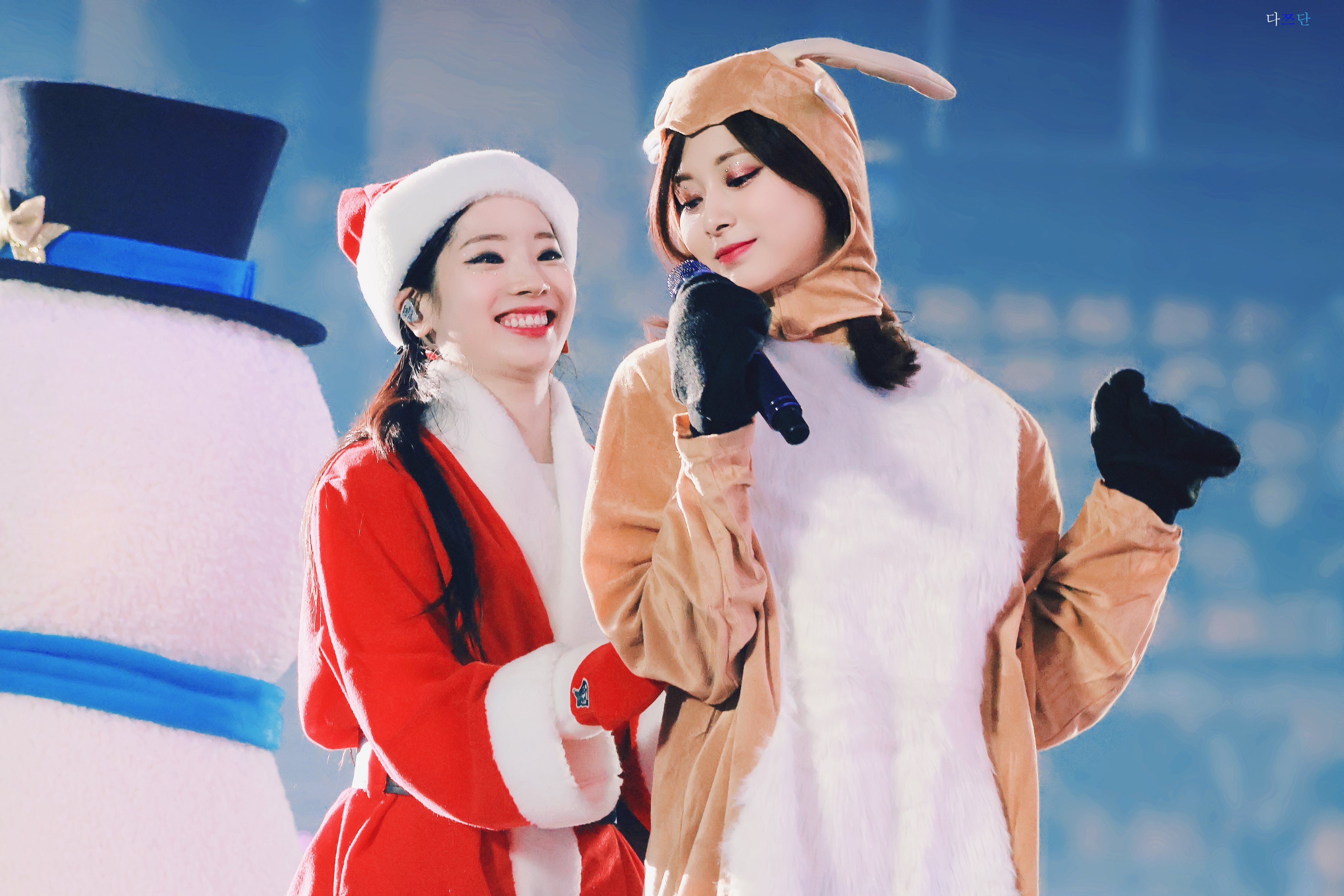 MS-santa-clause-and-ReinDeer-Girl-3.jpg