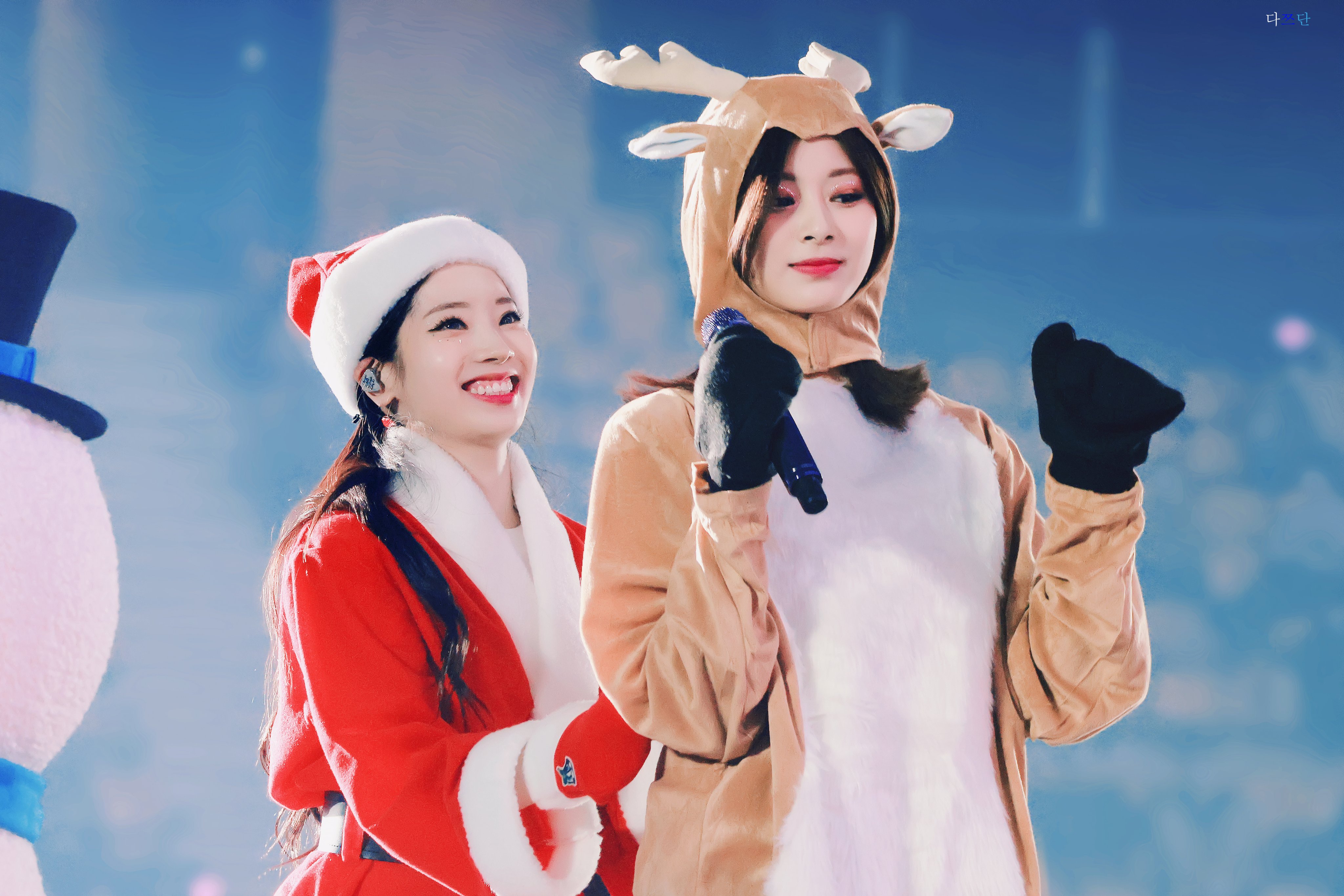 MS-santa-clause-and-ReinDeer-Girl-4.jpg