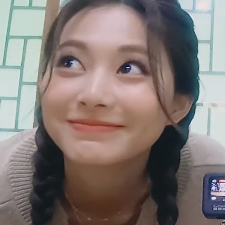 Aegyo Tzuyu