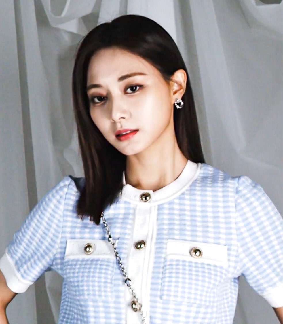 ZOOC-Spring-Suit-2022-Tzuyu-Sprint-Suit-1.jpg