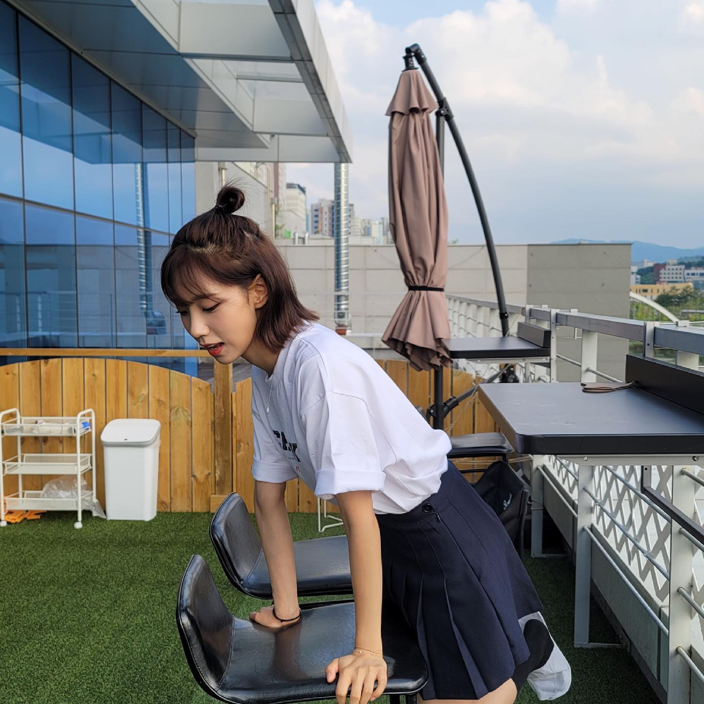 宇宙少女 李夏天 制服 5.jpg