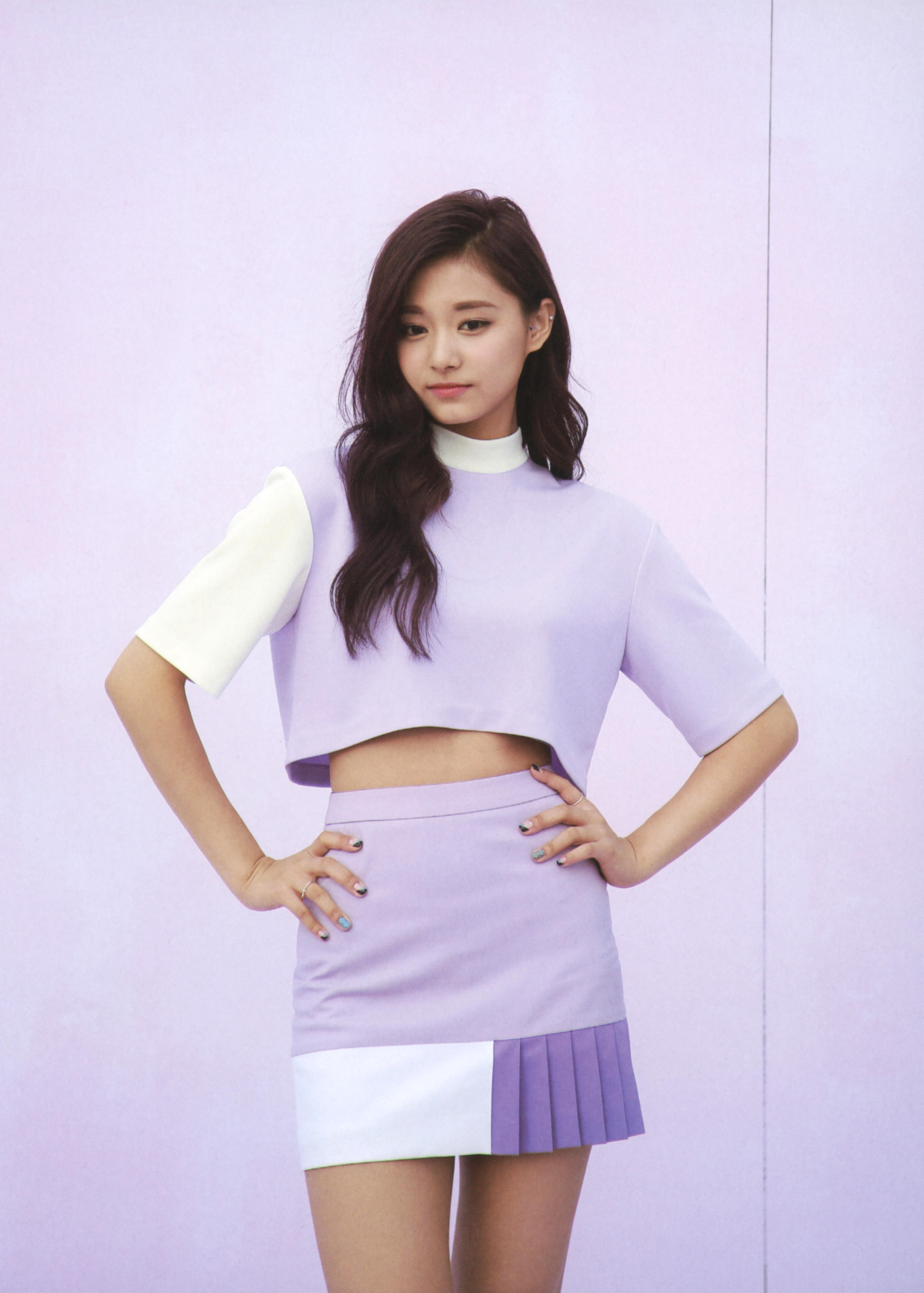 「TWICEcoaster  LANE 1」 Tzuyu 02.jpg