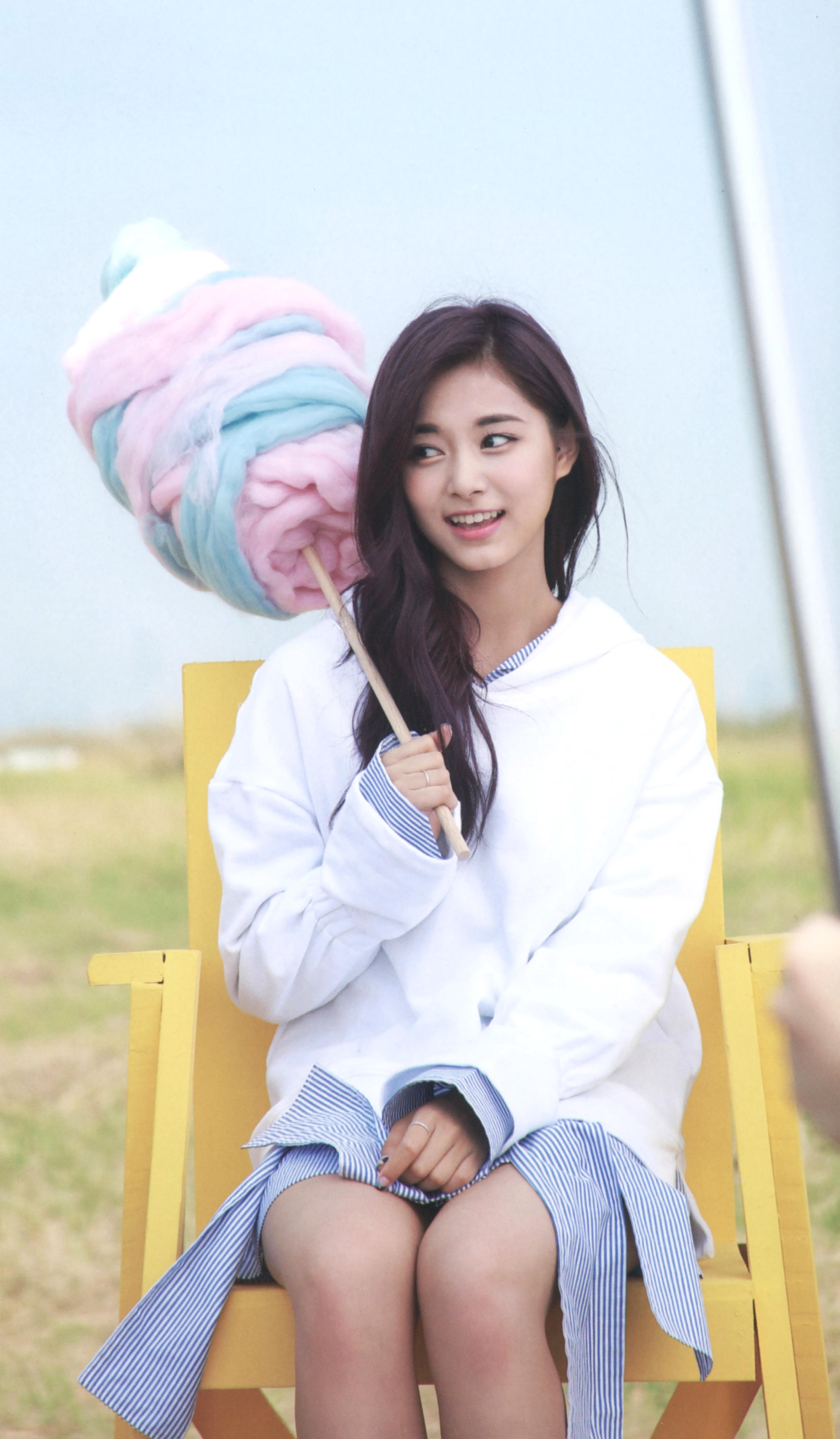 「TWICEcoaster  LANE 1」 Tzuyu 04.jpg