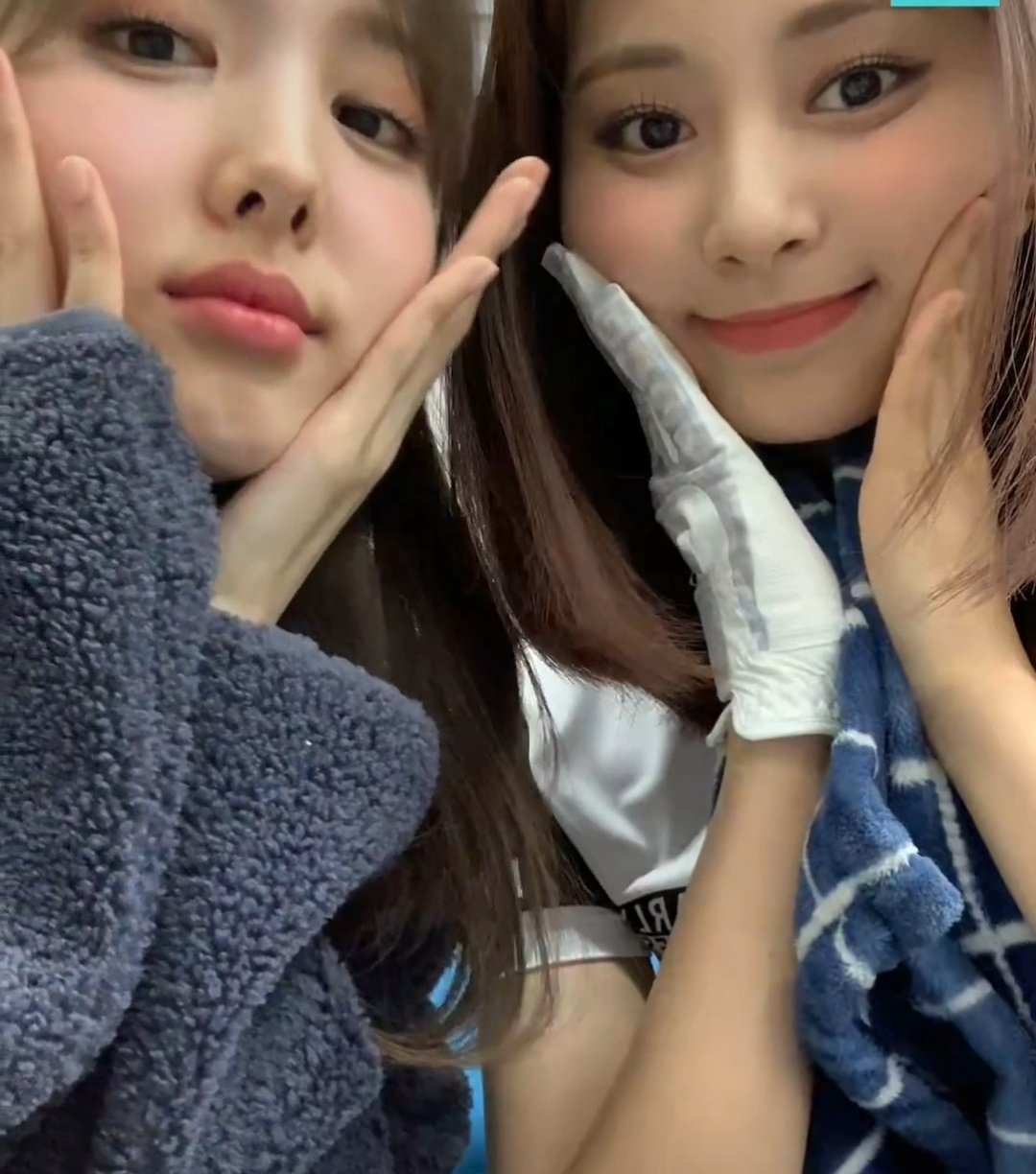 natzu-squeeze-cheeks-2022-3.jpg