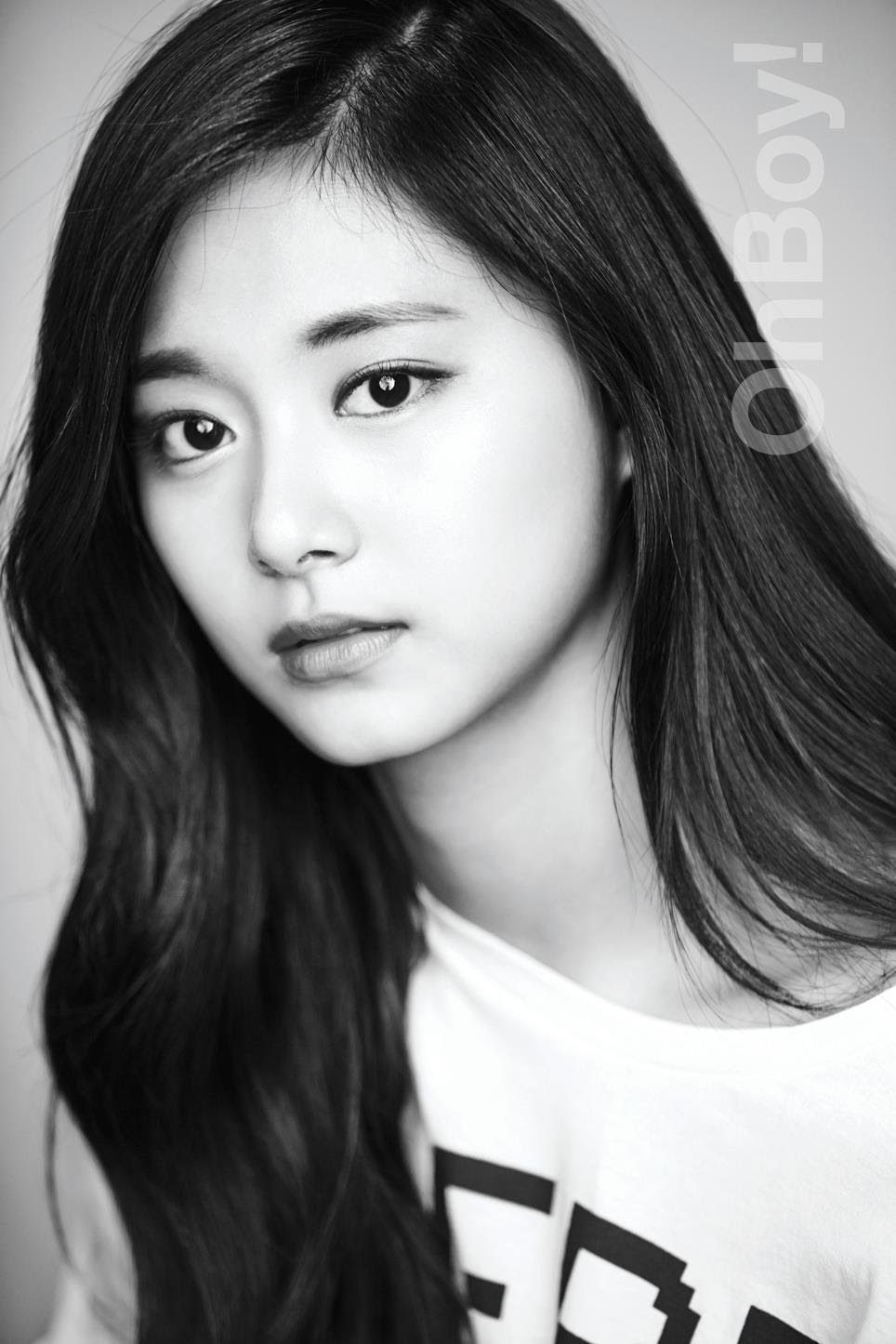 TZUYU OhBoy! Magazine 2017 (M).jpg