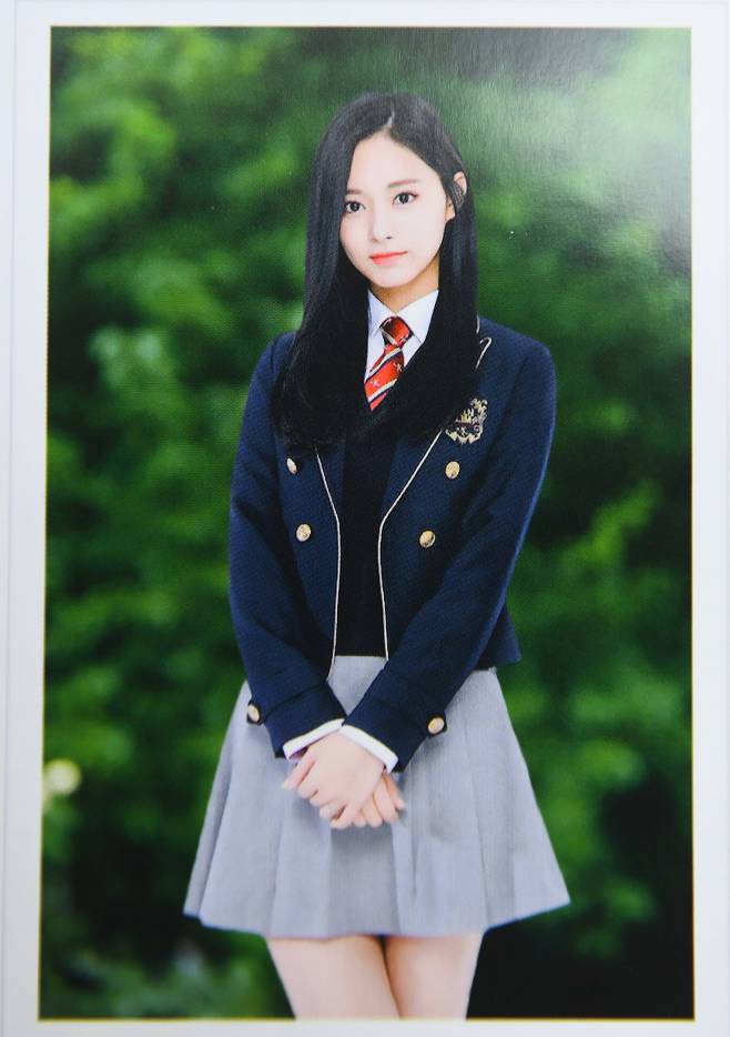 tzuyu-high-school-girl-graduation-2019-02-12-7.jpg