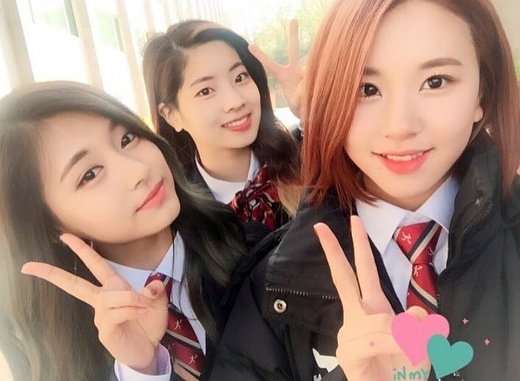tzuyu-high-school-girl-graduation-2019-02-12-M.jpg