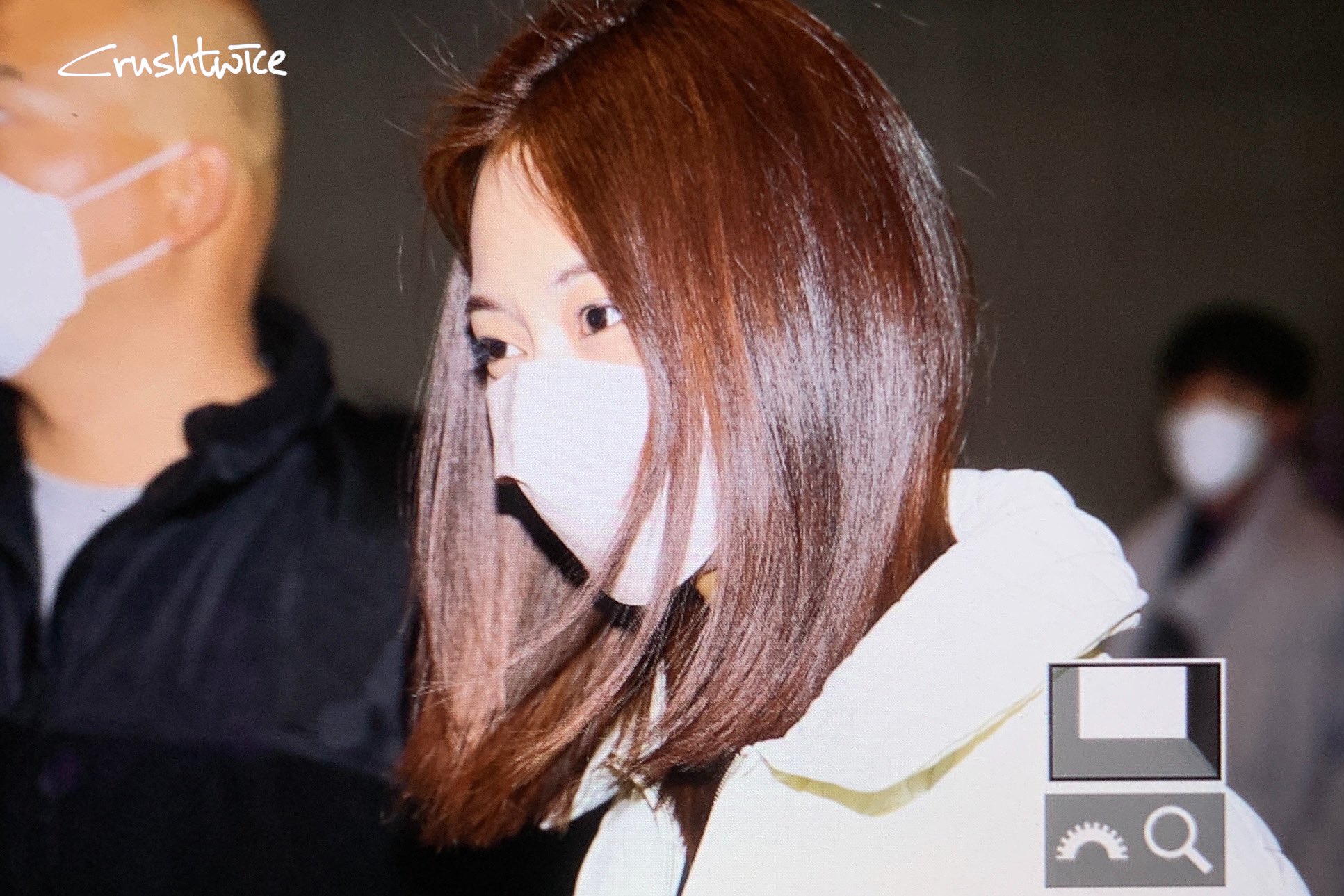 Tzuyu-2022-02-13-ICN-to-LAX-Airpot-4.jpg