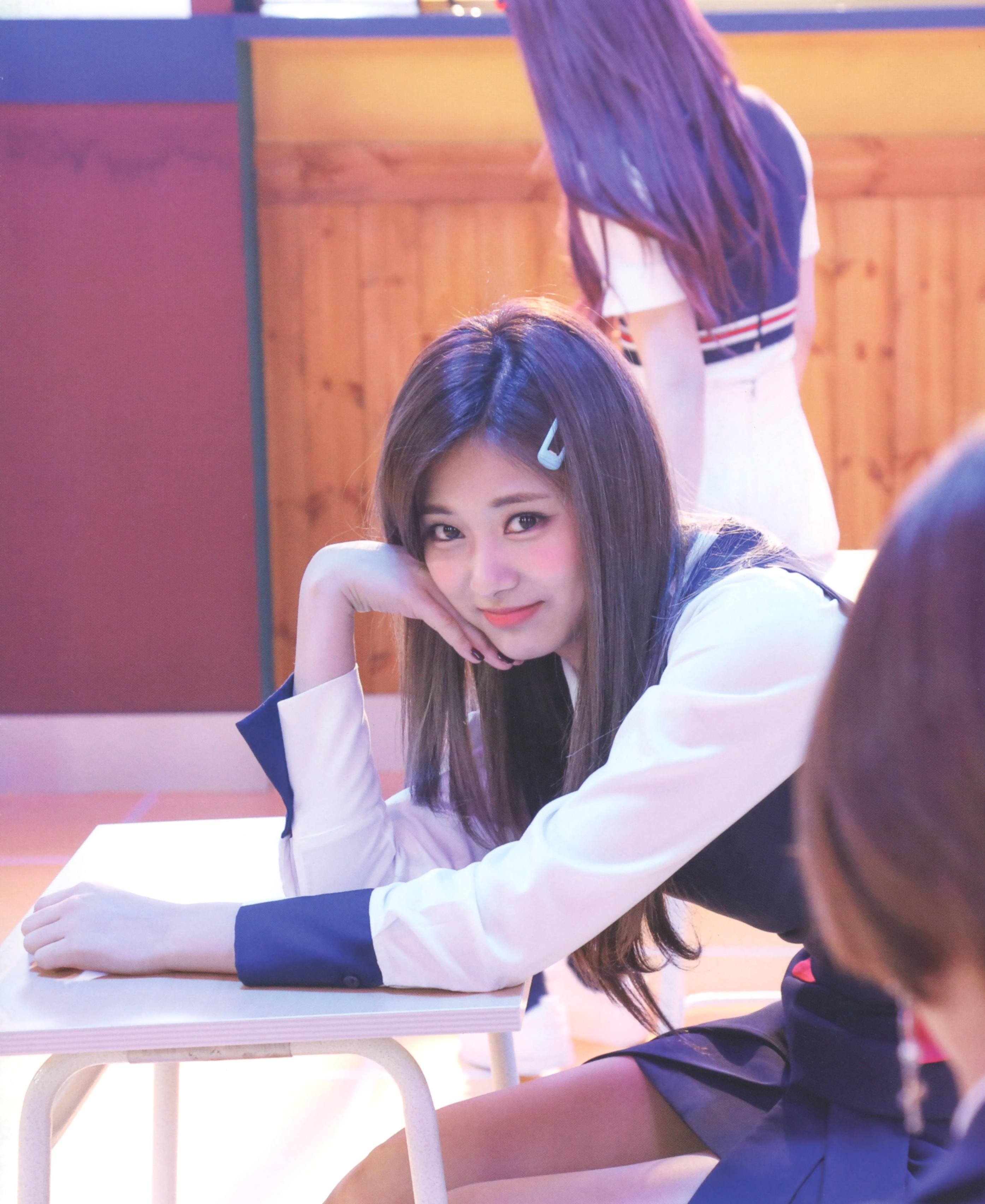 Twice 'Signal' era Tzuyu-costume-outfit-01.jpg