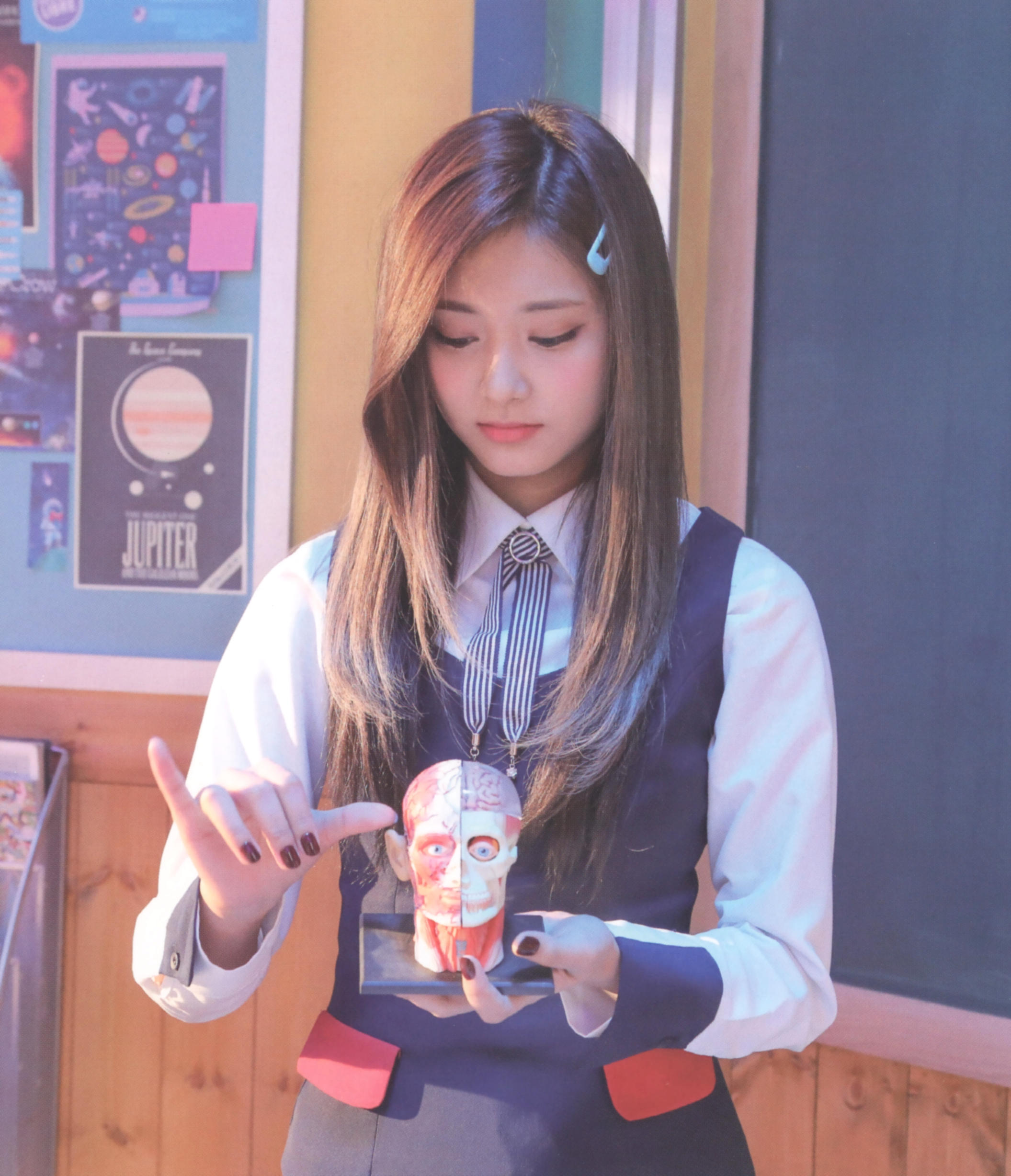 Twice 'Signal' era Tzuyu-costume-outfit-03.jpg