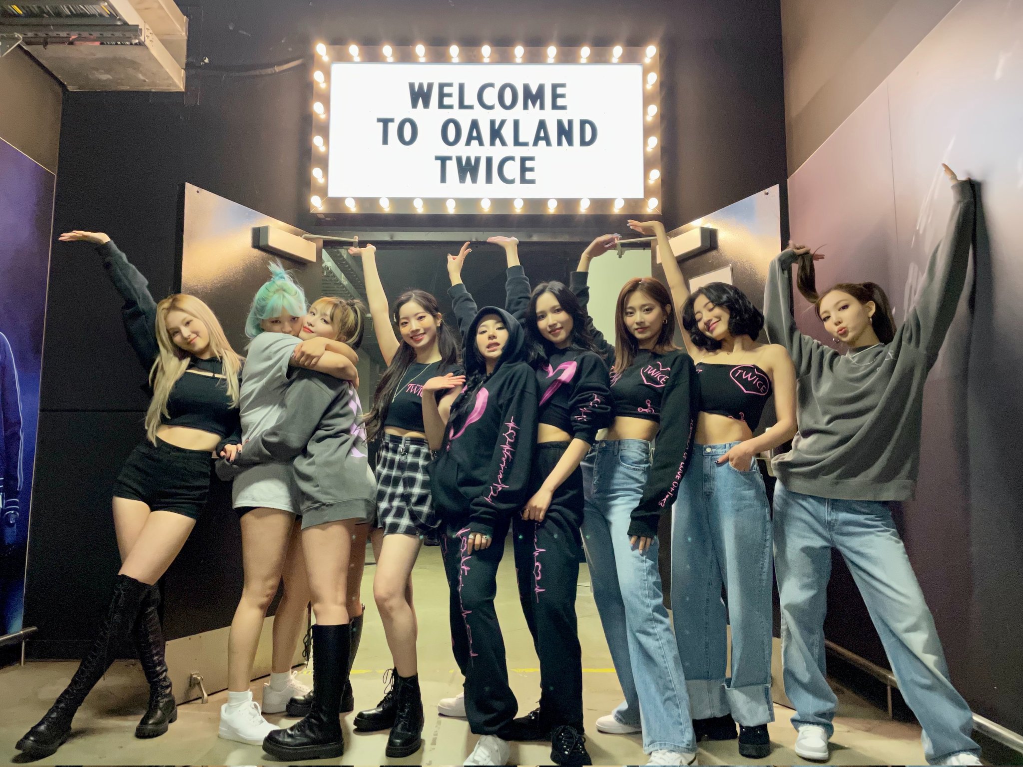 Welcome-to-Oakland-twice.jpg