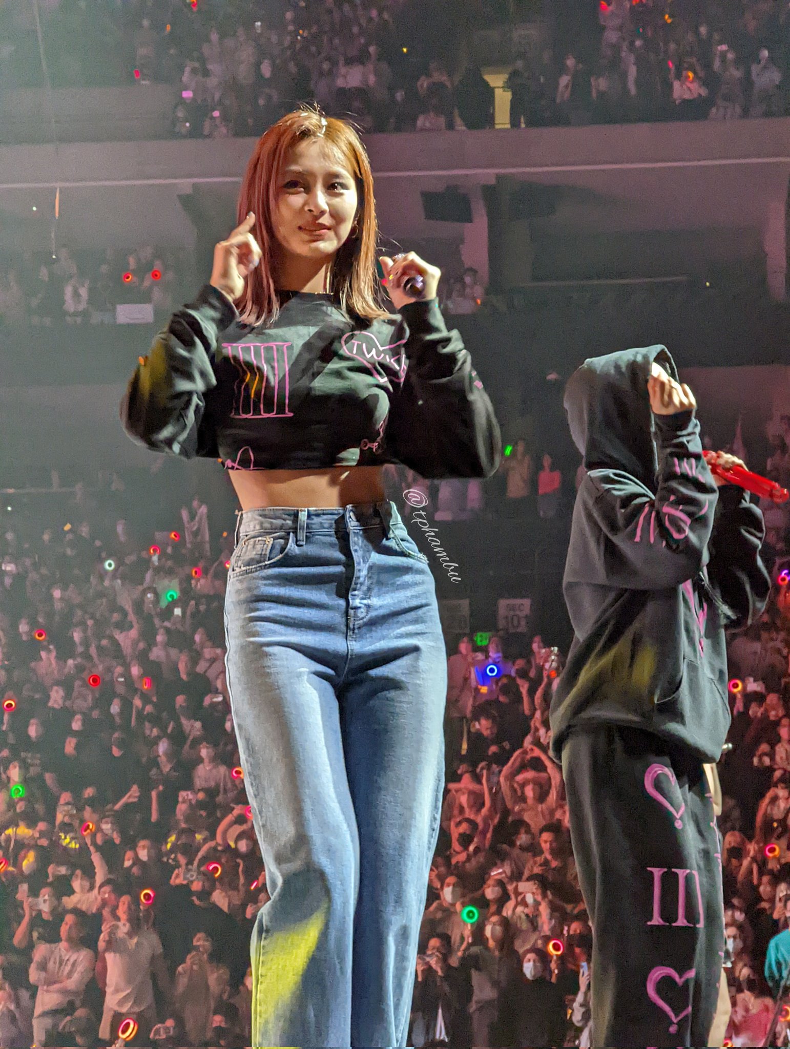 Twice-Tzuyu-in-Dallas (Texas) 2022-02-22 (1).jpg