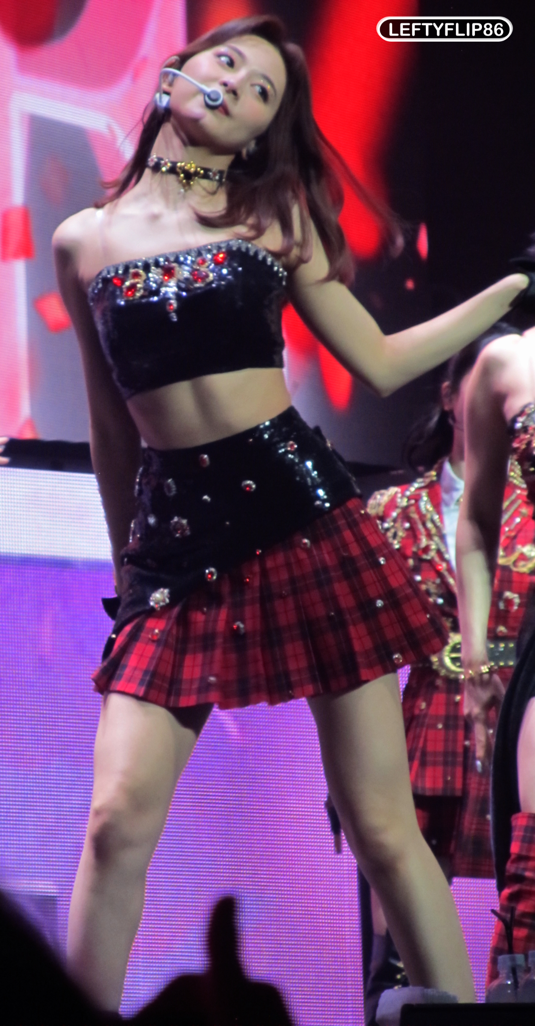 Tzuyu-(23)-Twice-In-New-York-2022-4th-tour-Fit-ABS.jpg