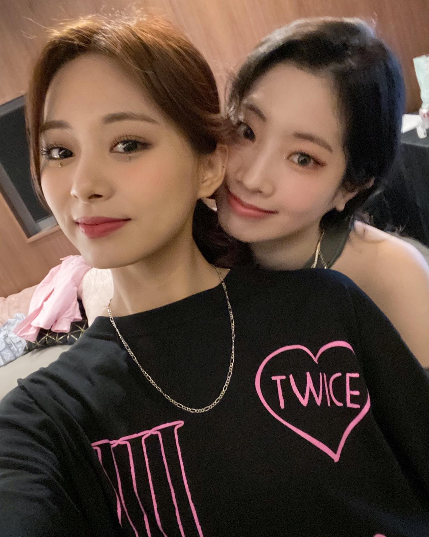 Datzu-Dahyun-Tzuyu-2022-Feb-US-Tour-4th-World-Tour-2.jpg