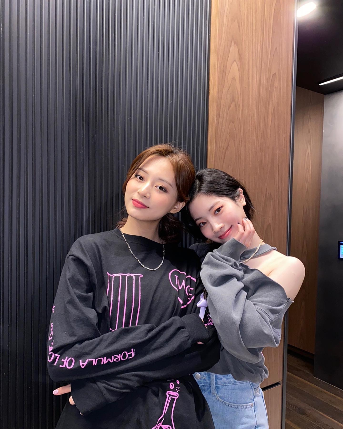 Datzu-Dahyun-Tzuyu-2022-Feb-US-Tour-4th-World-Tour-3.jpg