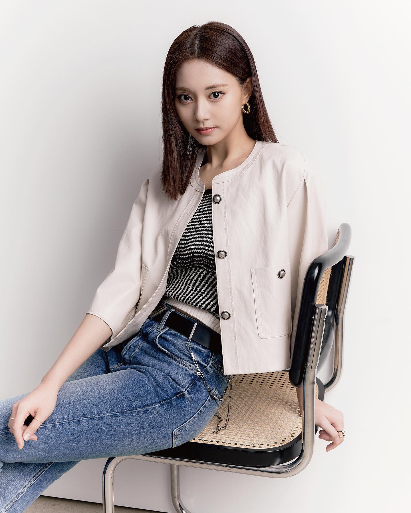 Spring 2022 round-neck eco-leather jacket (zooc x Tzuyu model) 1.jpg