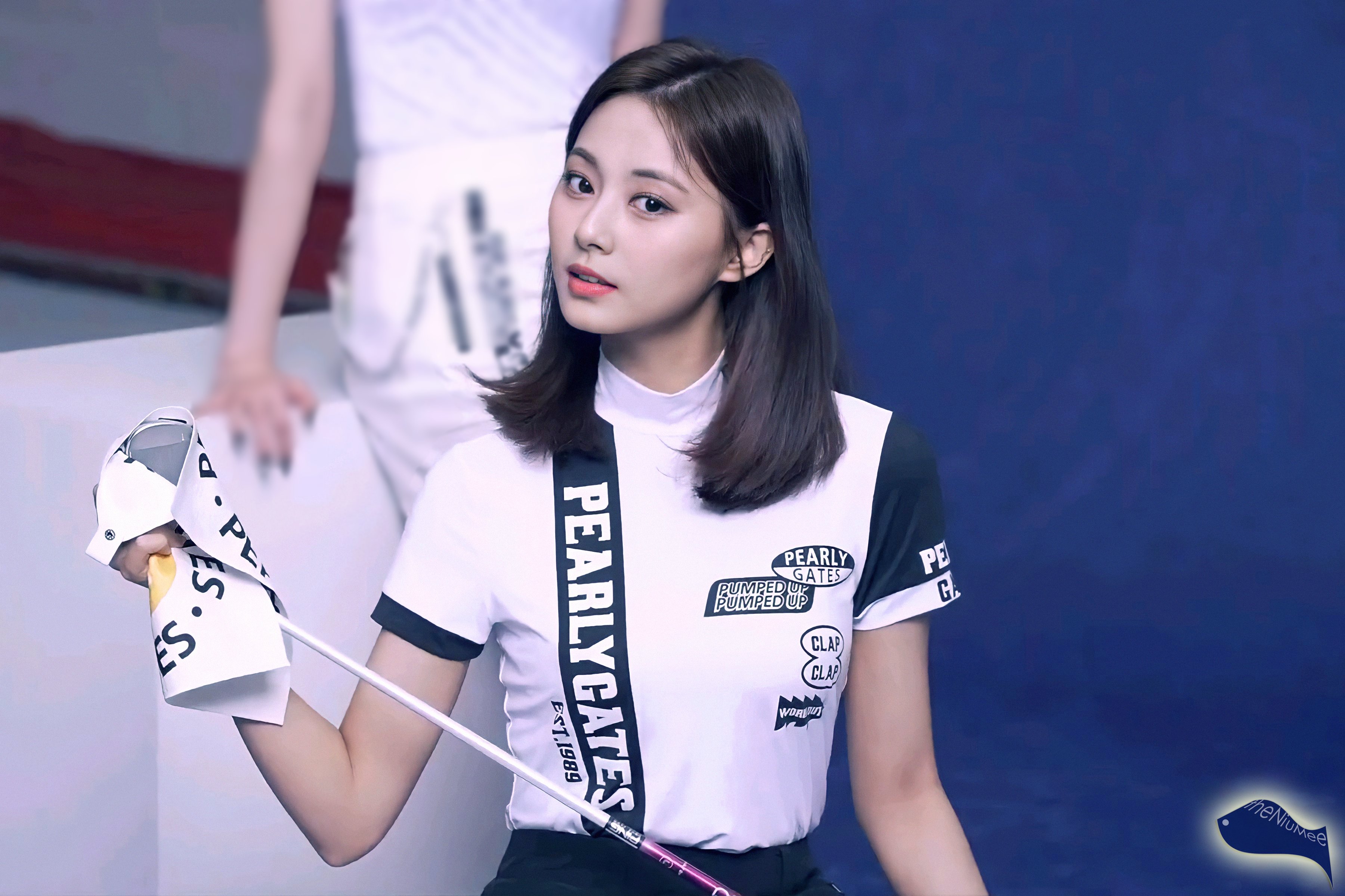 pearlygates-Tzuyu-Golf-White-Shirt-and-Navy-Skirt-and-clean-the-Golf-Club.jpg